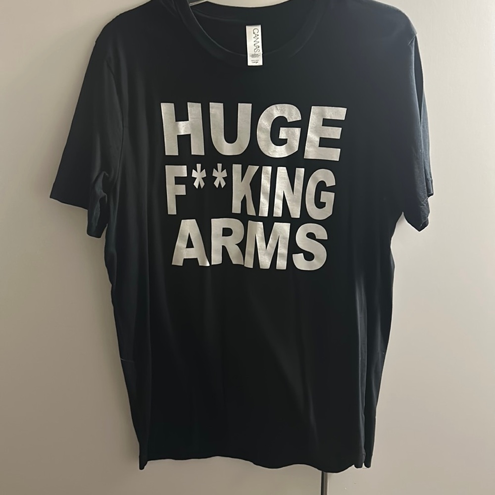 Mens black tshirt. NWOT. Size L.